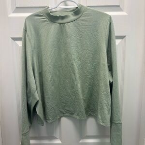 4X Cropped Workout Sweater